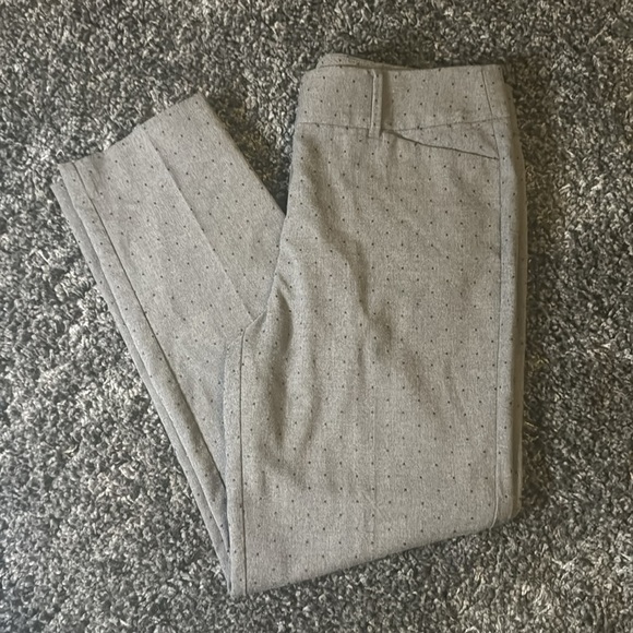 Loft Outlet Gray Modern Skinny Pants with Black Dots - Size 10 - Picture 8 of 8